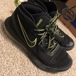 Mens Nike Tennis Shoe